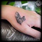 A mókus tetoválásának eredeti változata - a rajz alkalmas a mókus tetoválására a lábán