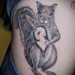 Jó példa a kész mókustetoválásra - a rajz alkalmas jégkorszaki mókus tetoválásra