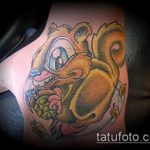 A mókus kivitelezett tetoválásának egyedi változata - a rajz alkalmas a mókus tetoválására a lábán