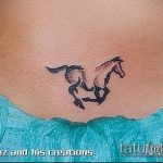 A bikini tetoválás # 800 egy remek tervezési lehetőség, amely könnyen használható átalakítására és tetováló bikiniként való alkalmazására