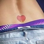 bikini tetoválás №605 - a minta érdekes változata, amely sikeresen használható tetováló bikini feldolgozására és alkalmazására