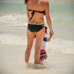 44 -es számú bikini tetoválás - a minta méltó változata, amely sikeresen használható változtatásra és alkalmazásra bikini toll tetoválásként