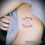 fotó a halálos ereklyék tetoválásáról, 636. szám - a minta hűvös változata, amely könnyen használható a halálos ereklyék karon történő átalakítására és felhelyezésére tetoválásként