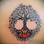fotó a 466 -os fa tetoválásról - a minta hűvös változata, amely sikeresen használható a fa megváltoztatására és felhelyezésére, mint egy tetoválás a borjúra