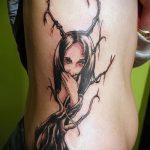 fotó a fa tetoválásról 713 sz. - a minta méltó változata, amely jól használható ébenfa tetoválásként történő feldolgozásra és alkalmazásra