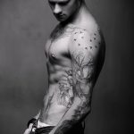 fotó a 405 -ös számú fa tetoválásról - a minta egyedi változata, amely sikeresen használható a fa tetoválásához bw