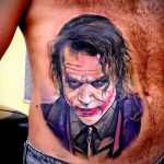 fotó a joker tetoválásról №212 - a minta exkluzív változata, amely jól használható a női joker tetoválás átalakítására és alkalmazására