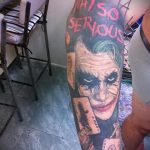 fotó a joker tetoválásról # 548 - a minta egyedi változata, amely sikeresen használható a véglegesítéshez és a homlokán joker tetoválásként való alkalmazáshoz