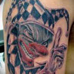 fotó a 604 -es joker tetoválásról - a minta hűvös változata, amely sikeresen használható a joker maszk megváltoztatására és tetoválásként történő alkalmazására