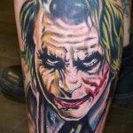 fotó a joker tetoválásról # 769 - a minta hűvös változata, amely sikeresen használható a vállon joker tetoválásként történő feldolgozásra és alkalmazásra