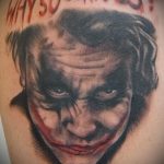 fénykép a 474 -es joker tetoválásról - a minta egyedi változata, amely jól használható változtatásra és alkalmazásra joker tetoválásként a vállán