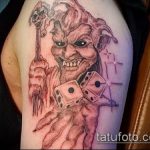 fotó a joker tetoválásról №392 - a minta exkluzív változata, amely jól használható változtatásra és alkalmazásra joker old school tetoválásként