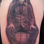 fotó a 269. számú joker tetoválásról - a minta érdekes változata, amely sikeresen használható változtatásra és tetoválás alkalmazására, mint egy joker mosoly