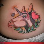 Az alkalmazott egyszarvú tetoválás hűvös változata - a rajz alkalmas egyszarvú tetováláshoz.