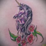 A tetovált unikornis remek példája - a rajz alkalmas egyszarvú és szarvas tetováláshoz