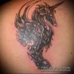 Érdekes példa az egyszarvú tetoválásra - a rajz alkalmas egyszarvú tetoválásra férfiaknak