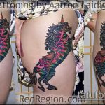 Az egyszarvú tetoválás remek példája - a rajz alkalmas egyszarvú comb tetoválására