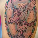 A kész egyszarvú tetoválás eredeti változata - a rajz alkalmas egyszarvú és szarvas tetováláshoz