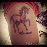 A meglévő egyszarvú tetoválás hűvös változata - a rajz alkalmas egyszarvú ló tetoválására