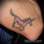 Eredeti példa egy meglévő egyszarvú tetoválásra - a rajz alkalmas egyszarvú tetoválásra lányokon