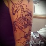 Eredeti példa a kész egyszarvú tetoválásra - a rajz alkalmas egyszarvú kozmosz tetováláshoz