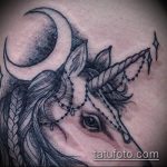 Egy egyedülálló példa az elkészült egyszarvú tetoválásra - a rajz alkalmas egyszarvú tetoválásra férfiaknak