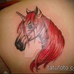 A kivitelezett egyszarvú tetoválás hűvös változata - a rajz alkalmas egyszarvú tetoválás akvarellhez