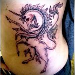 Az alkalmazott egyszarvú tetoválás érdekes változata - a rajz alkalmas egyszarvú tetoválás akvarellhez