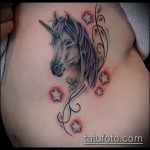 A kész egyszarvú tetoválás hűvös változata - a rajz alkalmas egyszarvú tetoválásra lányokon