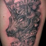 A meglévő egyszarvú tetoválás eredeti változata - a rajz alkalmas a borjú egyszarvú tetoválására