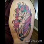 Egy remek példa a kész egyszarvú tetoválásra - a rajz alkalmas egyszarvú tetováláshoz