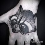 fénykép a mosómedve tetoválásról, 103. szám - a minta exkluzív változata, amely könnyen használható egy mosómedve vázlatának rajzolásához a vállára tetoválásként
