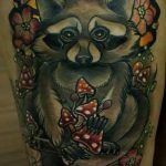 fénykép a mosómedve tetoválásról, 941. szám - a kép hűvös változata, amely könnyen használható egy mosómedve vázlatrajzának rajzolásához a vállára tetoválásként