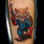 fénykép a mosómedve tetoválásról 913 sz. - a minta hűvös változata, amely sikeresen használható változtatásra és alkalmazásra, mint egy mosómedve tetoválás képe a borjún