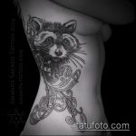 fotó a mosómedve tetoválásról, 444. sz. - a minta exkluzív változata, amely jól használható változtatásra és alkalmazásra, mint egy mosómedve tetoválás képe a borjún