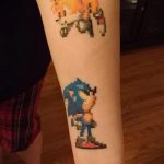 Érdekes példa egy meglévő sündisznó tetoválásra - a rajz alkalmas sündisznó tetoválására a ködben