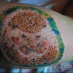 Egy remek példa az elkészült sündisznó tetoválásra - a rajz alkalmas egy sonkás sündisznó tetováláshoz