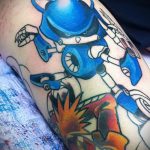 Jó példa a meglévő sündisznó tetoválásra - a rajz alkalmas pitypang sündisznó tetoválásra