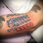 Egy meglévő sündisznó tetoválás egyedi változata - a rajz alkalmas sündisznó tetoválására a ködben