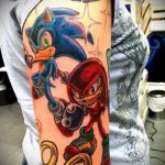 Érdekes példa egy alkalmazott tetováló sündisznóra - a rajz alkalmas a szemüveges tetováló sündisznóhoz