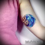 Jó példa a kész sün tetoválásra - a rajz alkalmas sün és virág tetováláshoz