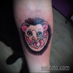 Egy egyedülálló példa a kész sün tetoválásra - a rajz alkalmas sündisznó tetoválásra a csuklón