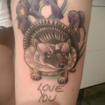 A tetováló sündisznó hűvös változata - a rajz alkalmas a szemüveges tetováló sündisznóhoz