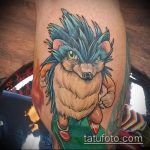 A kivitelezett tetovált sündisznó hűvös változata - a rajz alkalmas tetováló sündisznóhoz és medvéhez