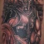 fotó a gladiátor tetoválásról # 651 - a minta exkluzív változata, amely sikeresen használható a páncél átalakítására és felhelyezésére a lábára gladiátor tetoválásként