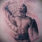 fotó a 209 -es számú gladiátor tetoválásról - a minta méltó változata, amely sikeresen használható felülvizsgálatra és alkalmazásra gladiátor tetoválásként a hátoldalon