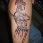 fotó a gladiátor tetoválásról # 883 - a minta hűvös változata, amely sikeresen használható változtatásra és alkalmazásra szárnyas gladiátor tetoválásaként