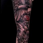 fotó a 424 -es gladiátor tetoválásról - a minta érdekes változata, amely jól használható átalakításhoz és szárnyas gladiátor tetováláshoz