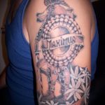 fotó a 927 -es gladiátor tetoválásról - a minta méltó változata, amely könnyen használható a gladiátorpáncél tetoválásként történő megváltoztatására és alkalmazására