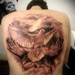 fotó a galamb tetoválásról 351. szám - a rajz méltó változata, amely sikeresen használható a galamb tetoválás csuklóján történő feldolgozására és felhelyezésére